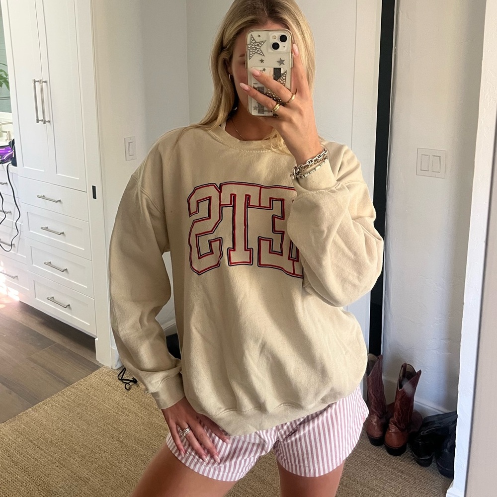 Oversized crew neck sweatshirt
